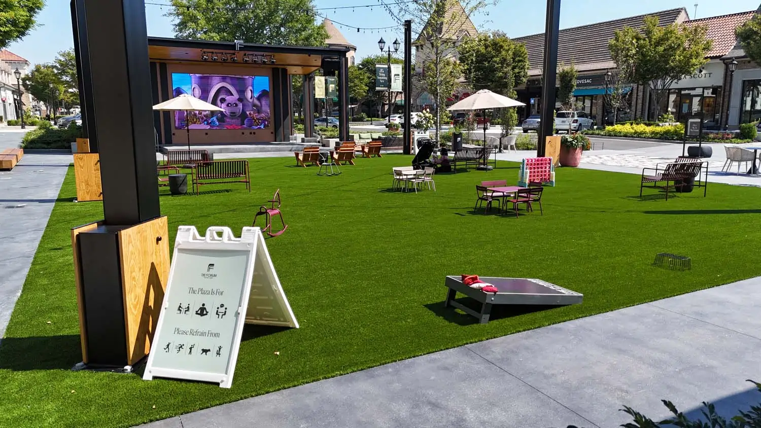 Commercial artificial grass courtyard installed by SYNLawn